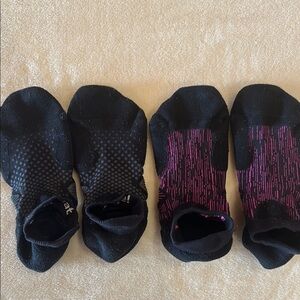 Lululemon 2 pairs Run Course M/L socks